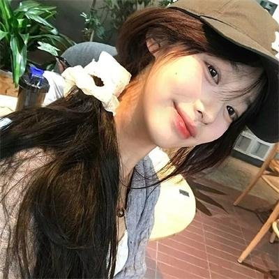 蓝天花朵